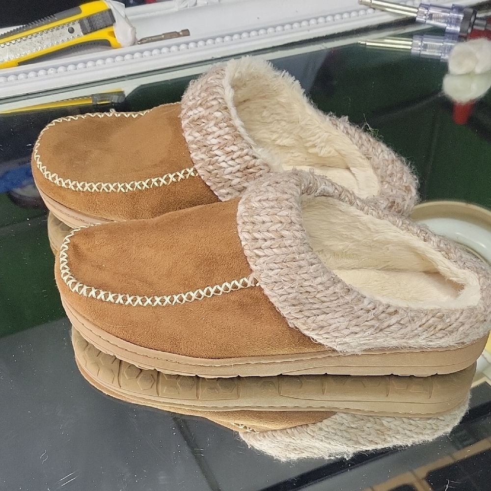 Dearfoams Cozy Comfort women's moc toe clog slippers chestnut chunky knit Collar